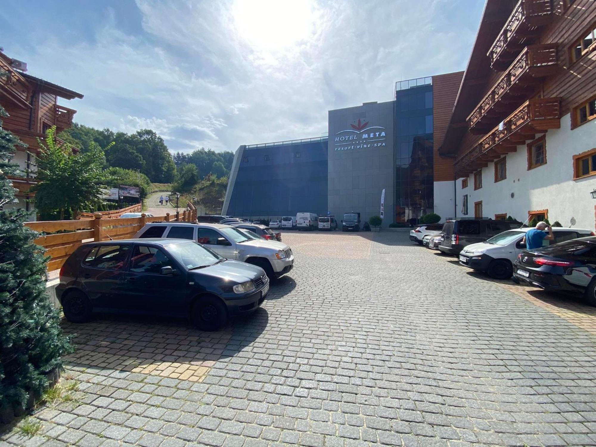 Hotel Meta Resort & Vine Spa Щирк Екстер'єр фото